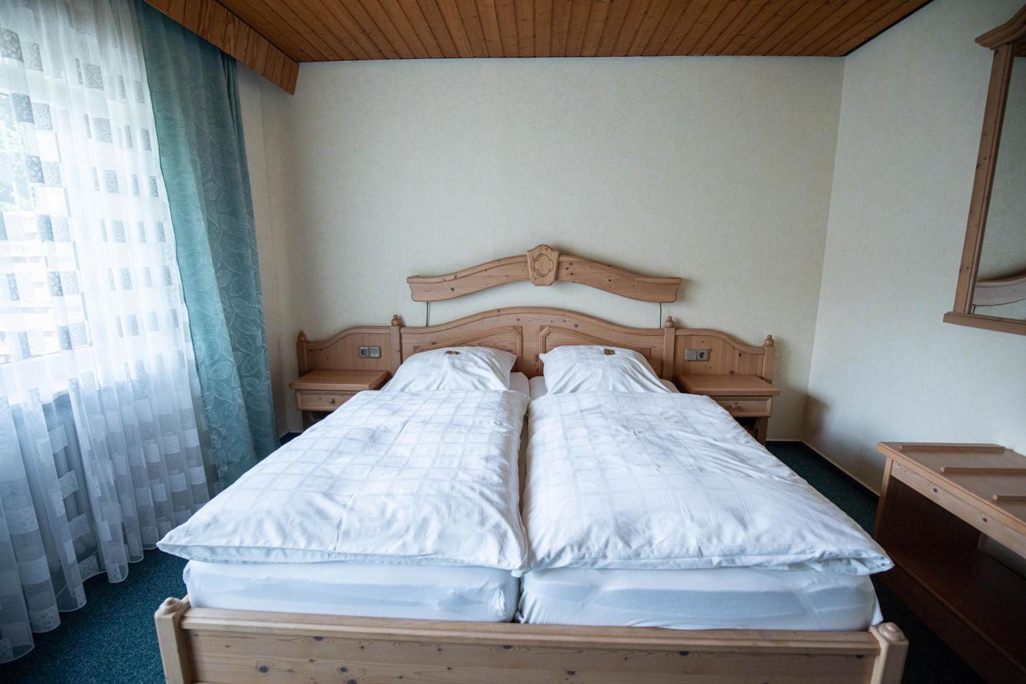 Landhotel Jaegerhof บิชอฟสกรุน ภายนอก รูปภาพ