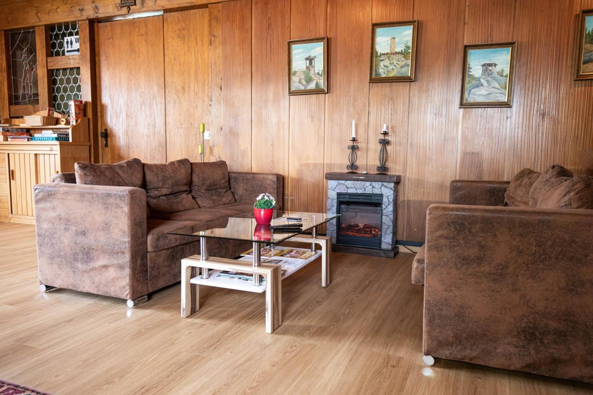 Landhotel Jaegerhof บิชอฟสกรุน ภายนอก รูปภาพ
