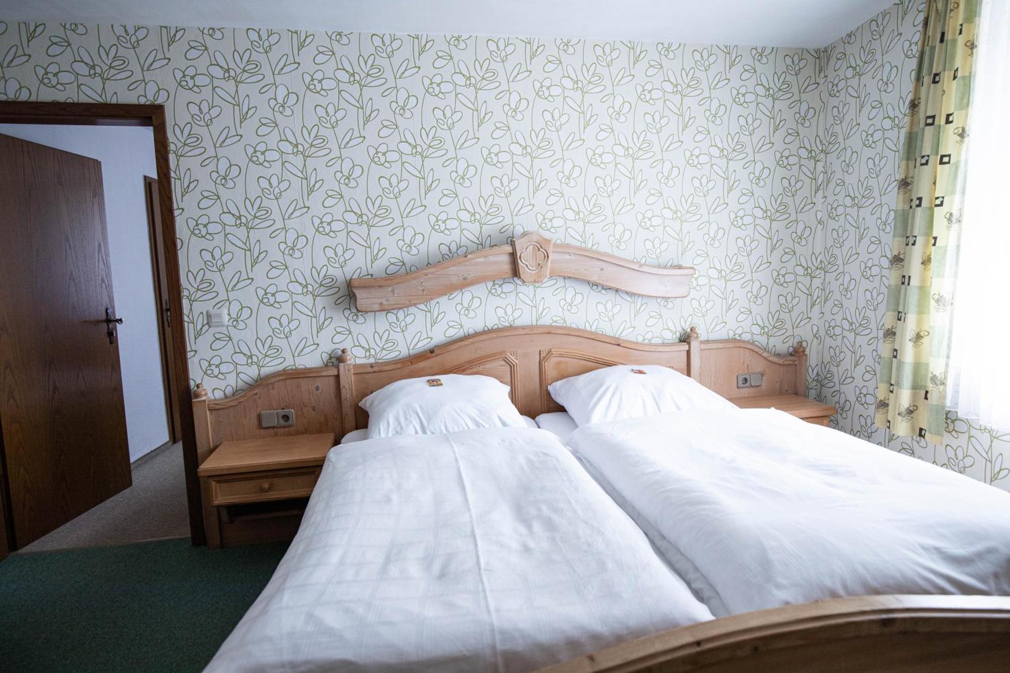 Landhotel Jaegerhof บิชอฟสกรุน ภายนอก รูปภาพ